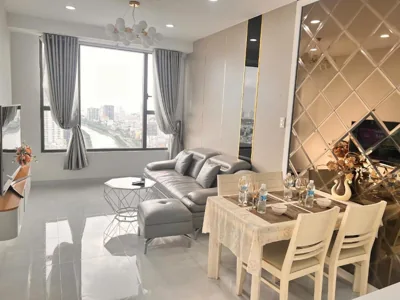 Apartamento de dos dormitorios con balcón — Olahome Apartment By Me In Rivergate Building